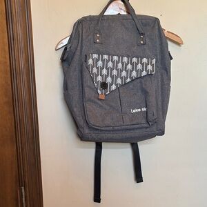 Like New Leke Sky Gray arrow Backpack!